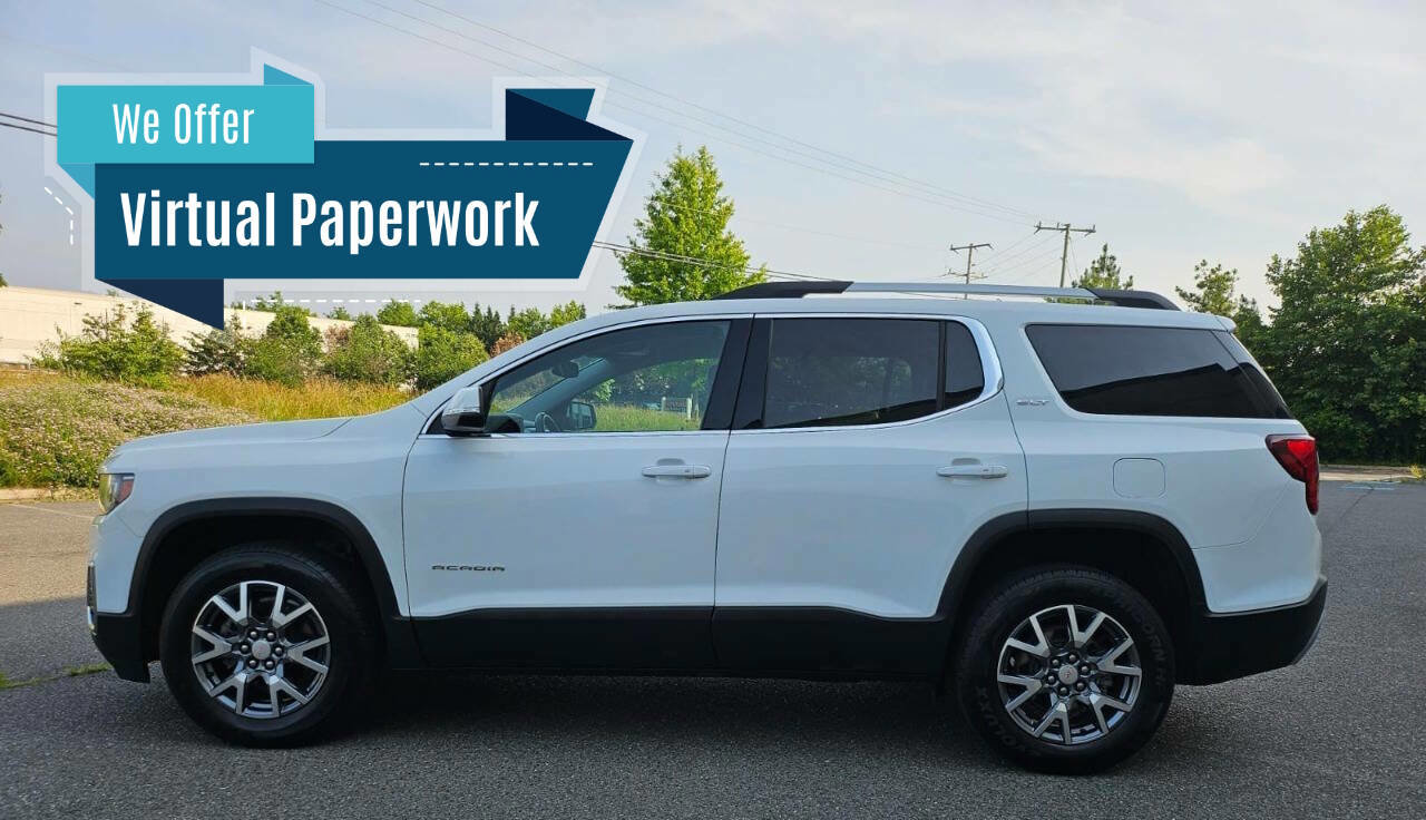 Used 2022 GMC Acadia SLT w/ LPO, Floor Liner Package image 2