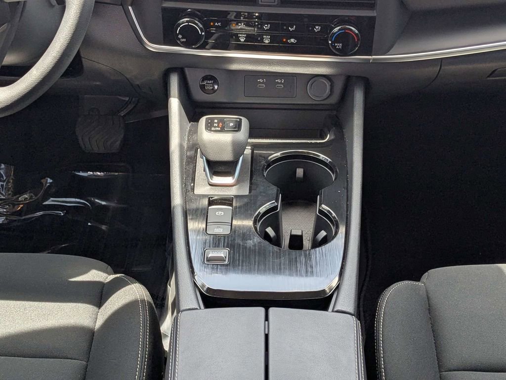 Used 2026 Nissan Rogue S FWD image 18