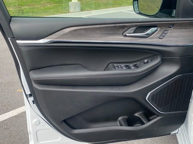 New 2025 Jeep Grand Cherokee Overland w/ Adv Protech Group III image 12