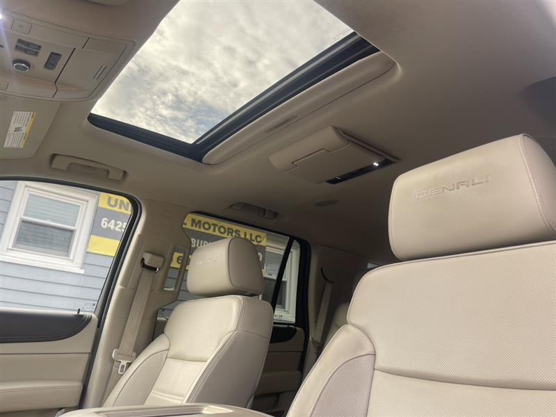 Used 2015 GMC Yukon Denali w/ Premium Package AWD/4WD image 7