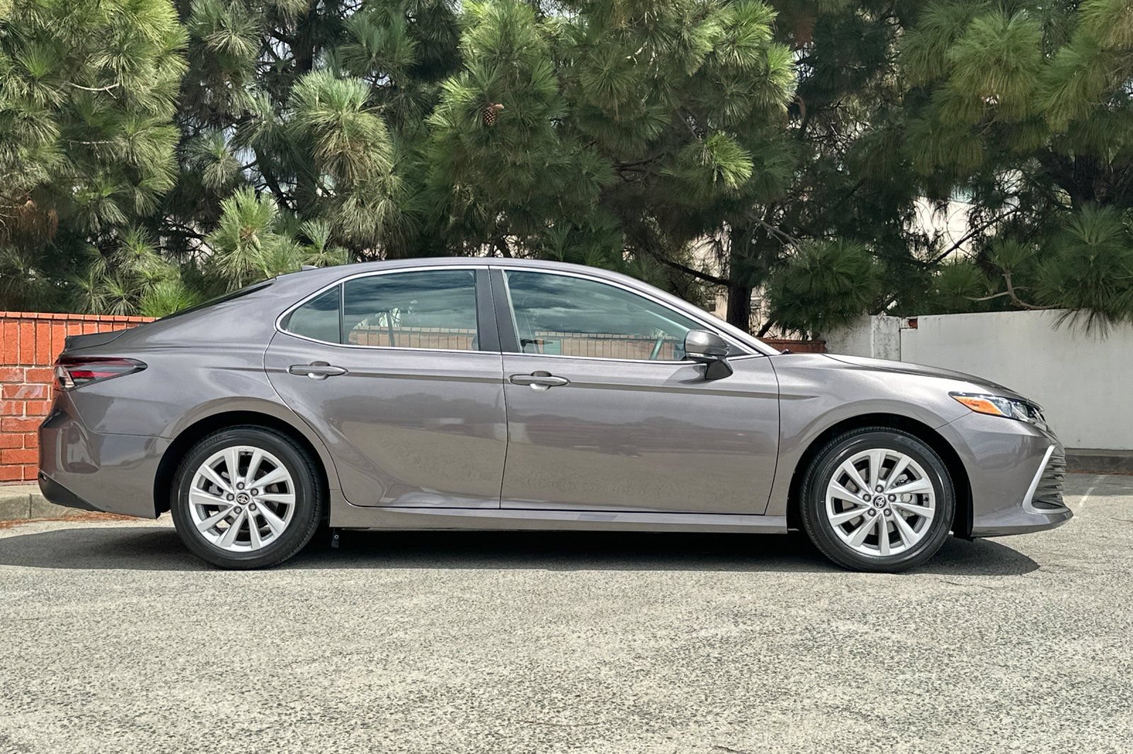Used 2024 Toyota Camry LE w/ Convenience Package FWD image 3