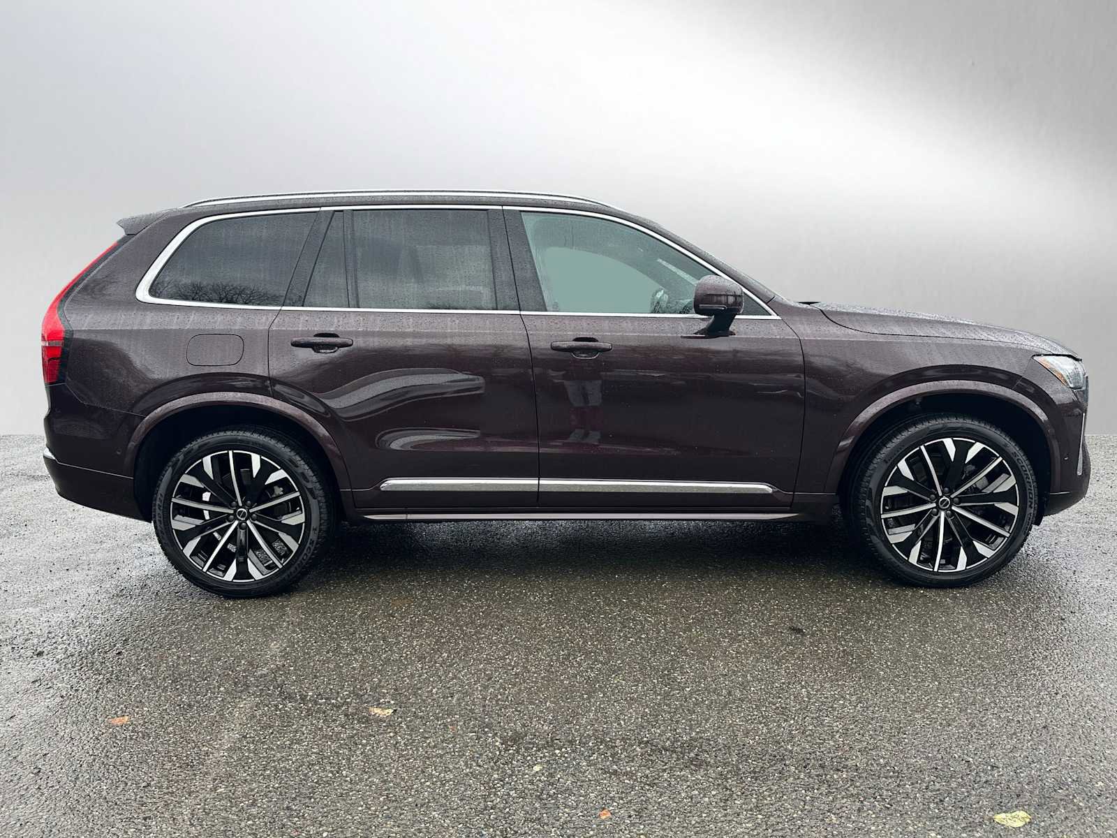 Certified 2025 Volvo XC90 T8 Ultra image 2