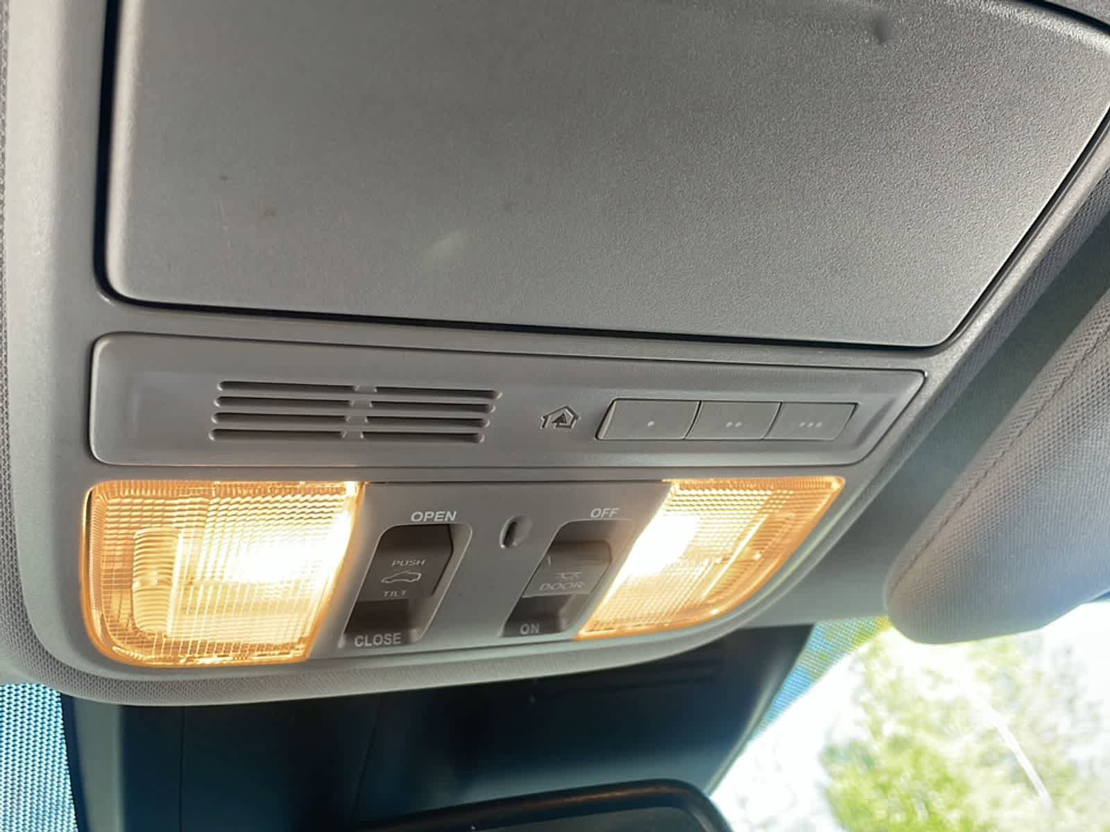 Used 2022 Honda CR-V Touring image 18