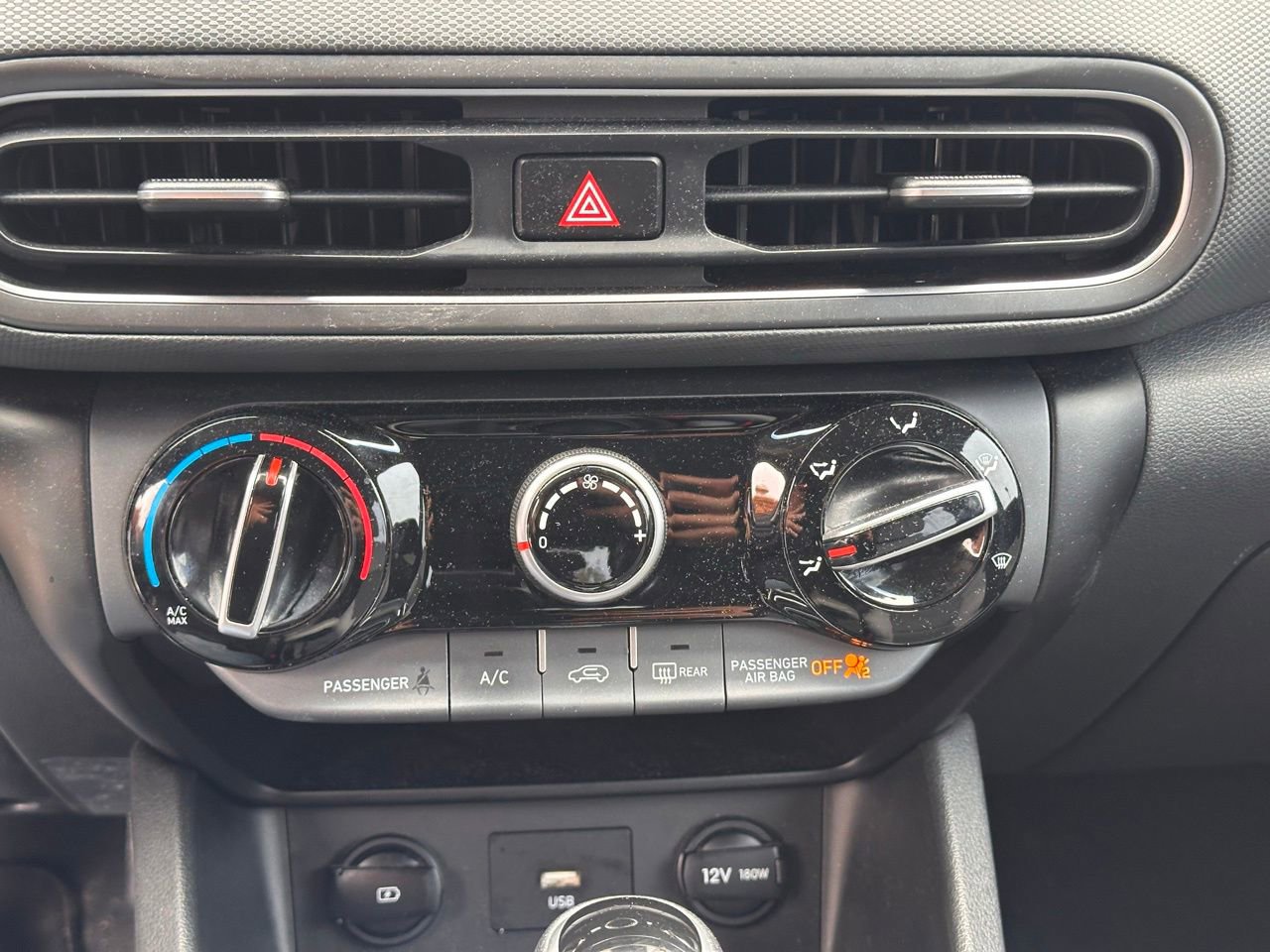 Used 2022 Hyundai Kona SE w/ Cargo Package image 27