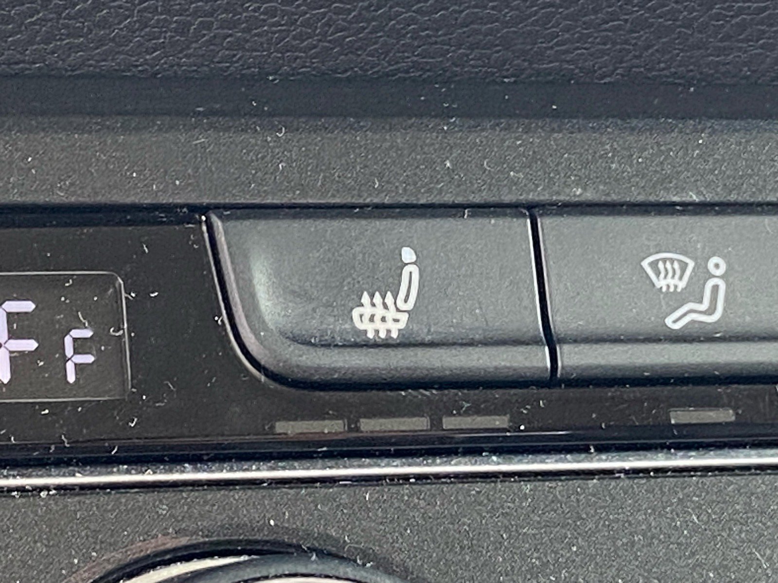 Used 2019 Volkswagen Tiguan SE AWD/4WD image 15