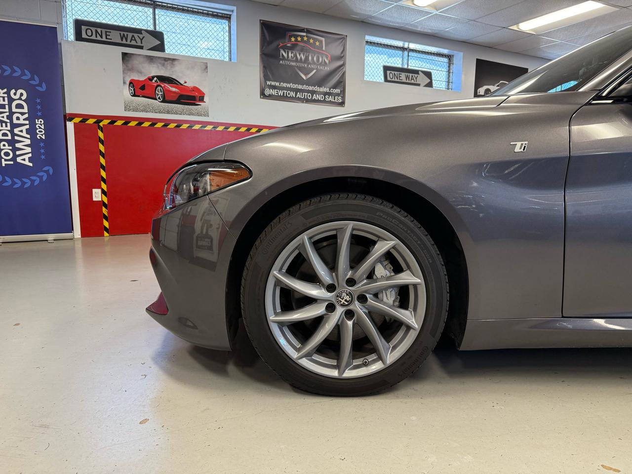 Used 2024 Alfa Romeo Giulia Ti w/ Active Assist Plus Package AWD/4WD image 18