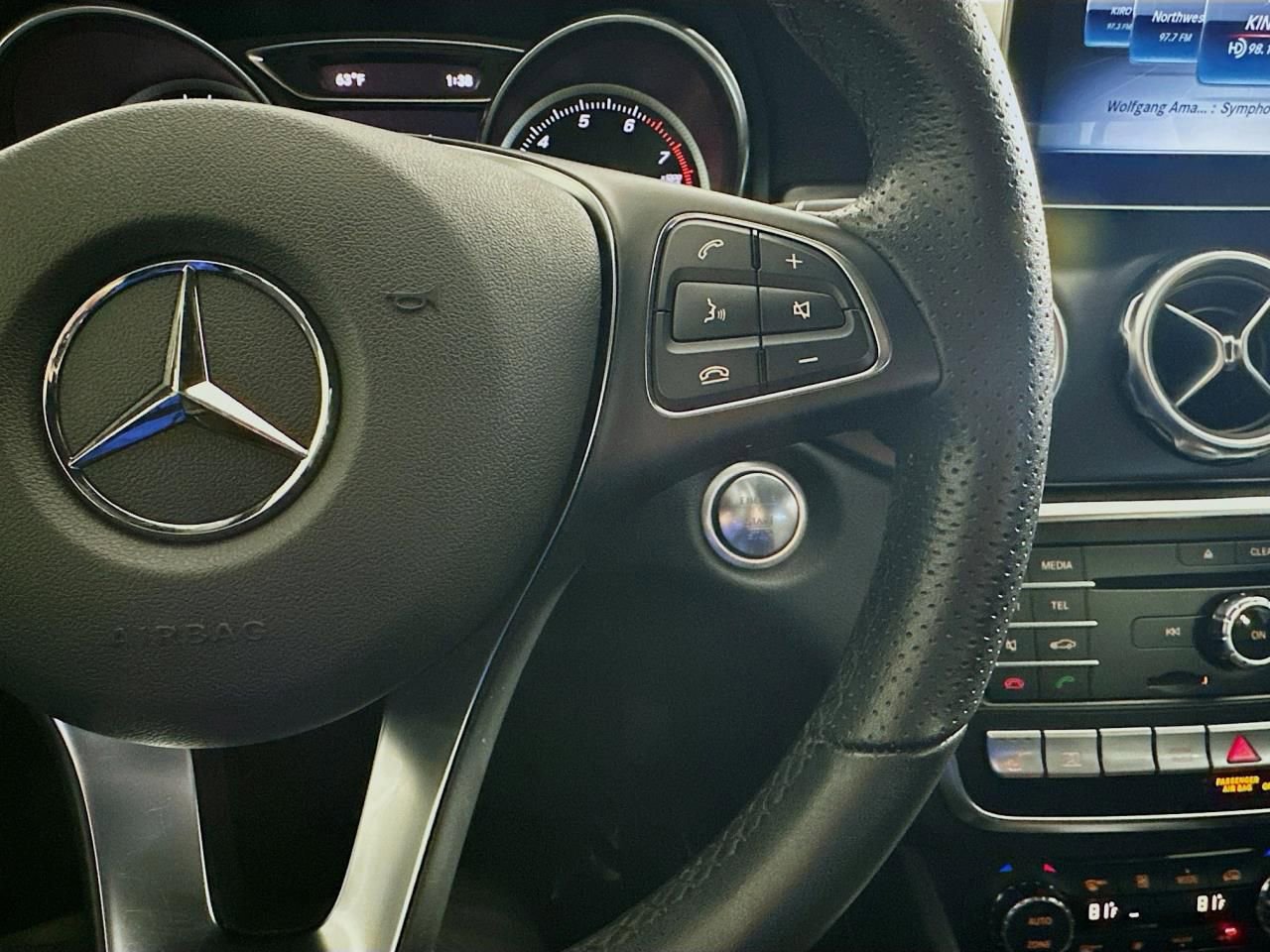 Used 2019 Mercedes-Benz GLA 250 4MATIC image 46