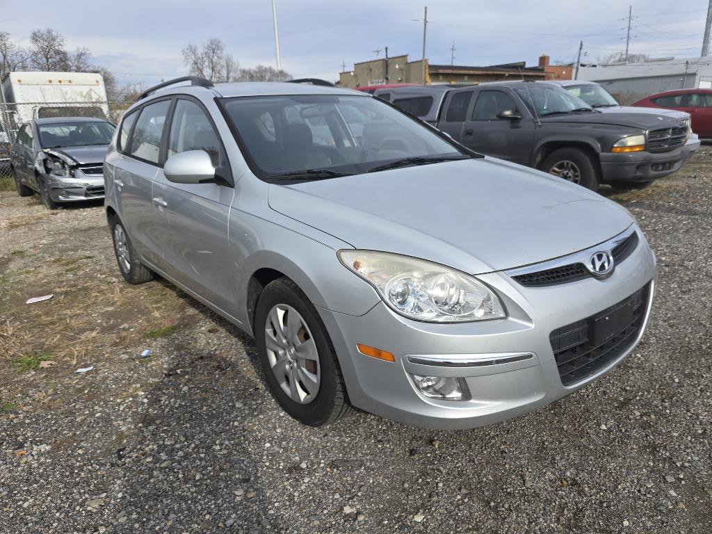 Used 2010 Hyundai Elantra SE w/ Popular Equipment Pkg 2 FWD image 3