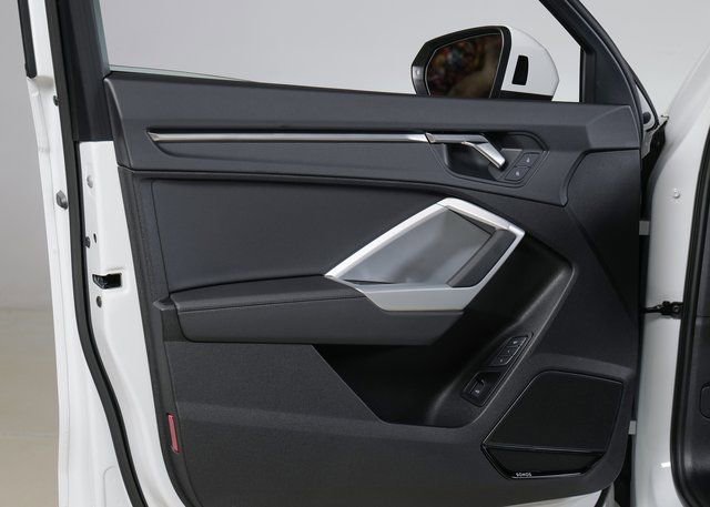 New 2025 Audi Q3 2.0T Premium image 24