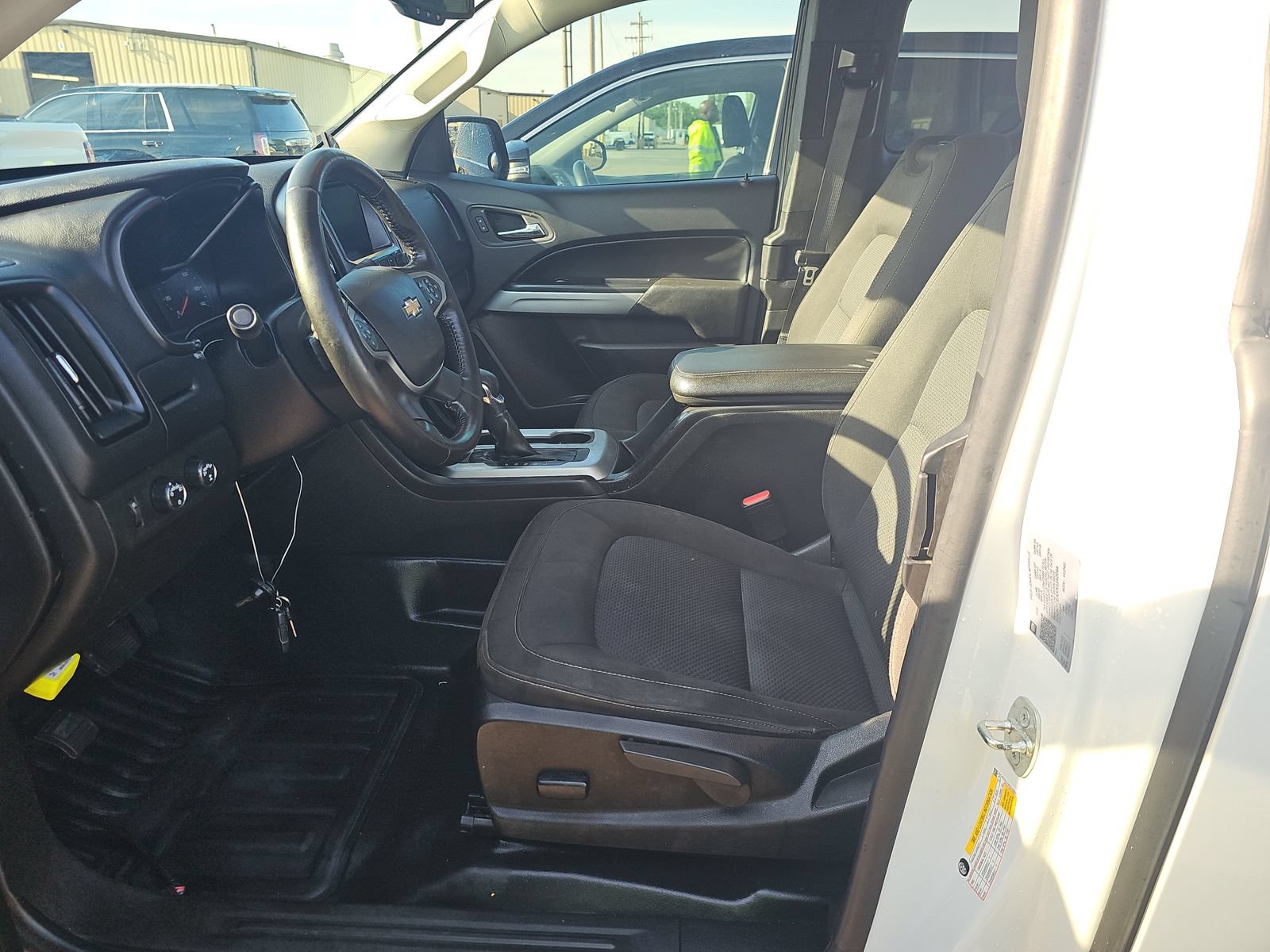 Used 2022 Chevrolet Colorado LT w/ Fleet Safety Package AWD/4WD image 9