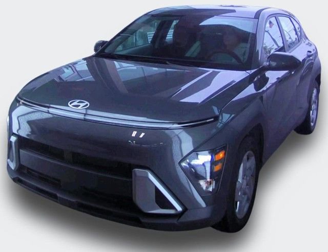 Used 2026 Hyundai Kona SE image 2