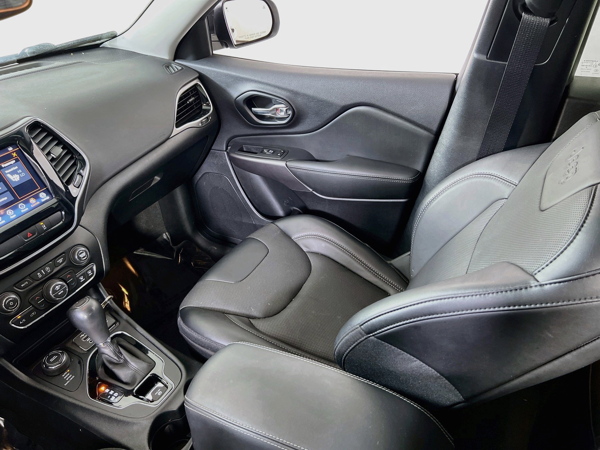 Used 2022 Jeep Cherokee Limited AWD/4WD image 23