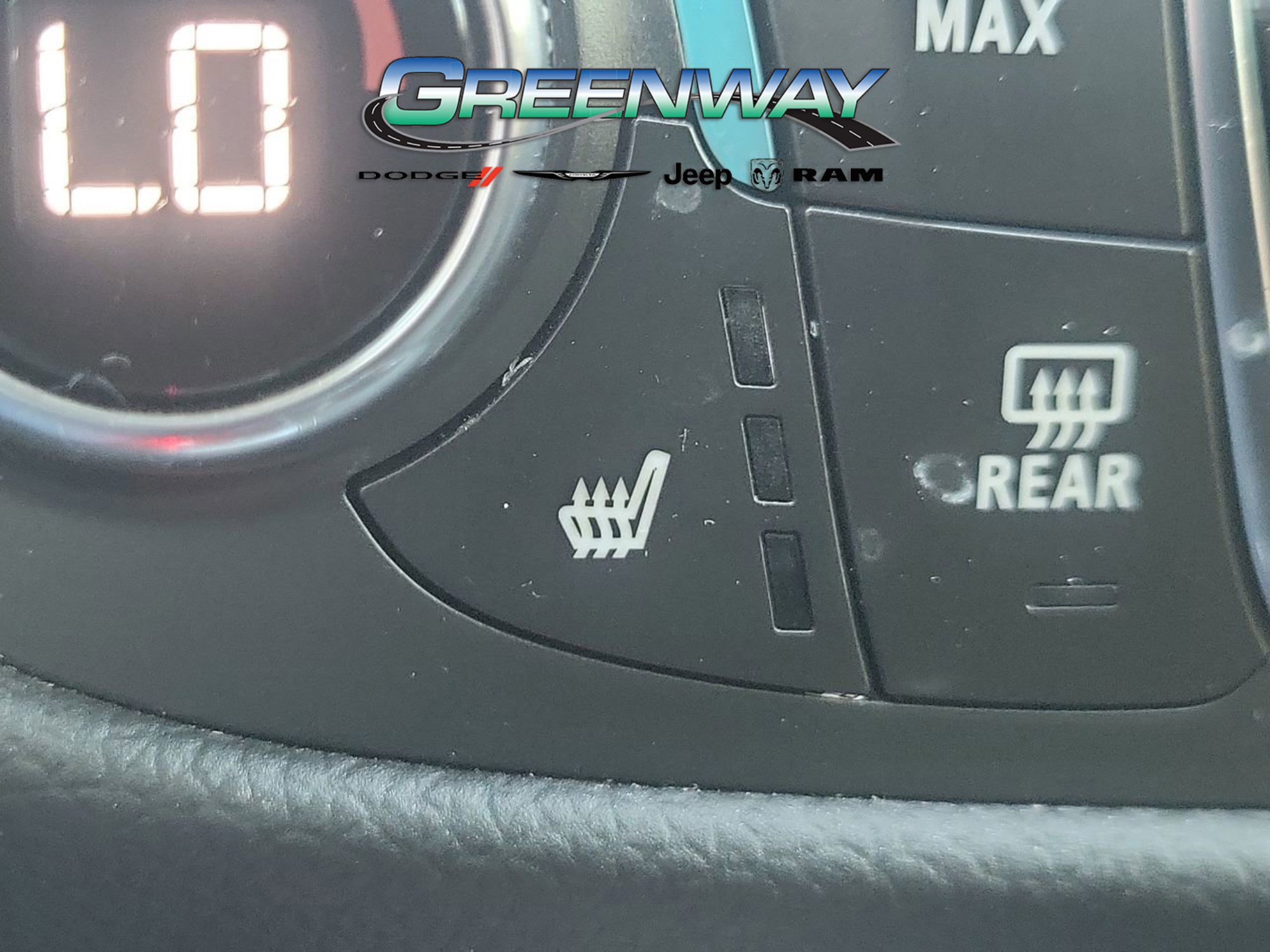 Used 2021 Chevrolet Equinox Premier w/ Redline Edition image 14