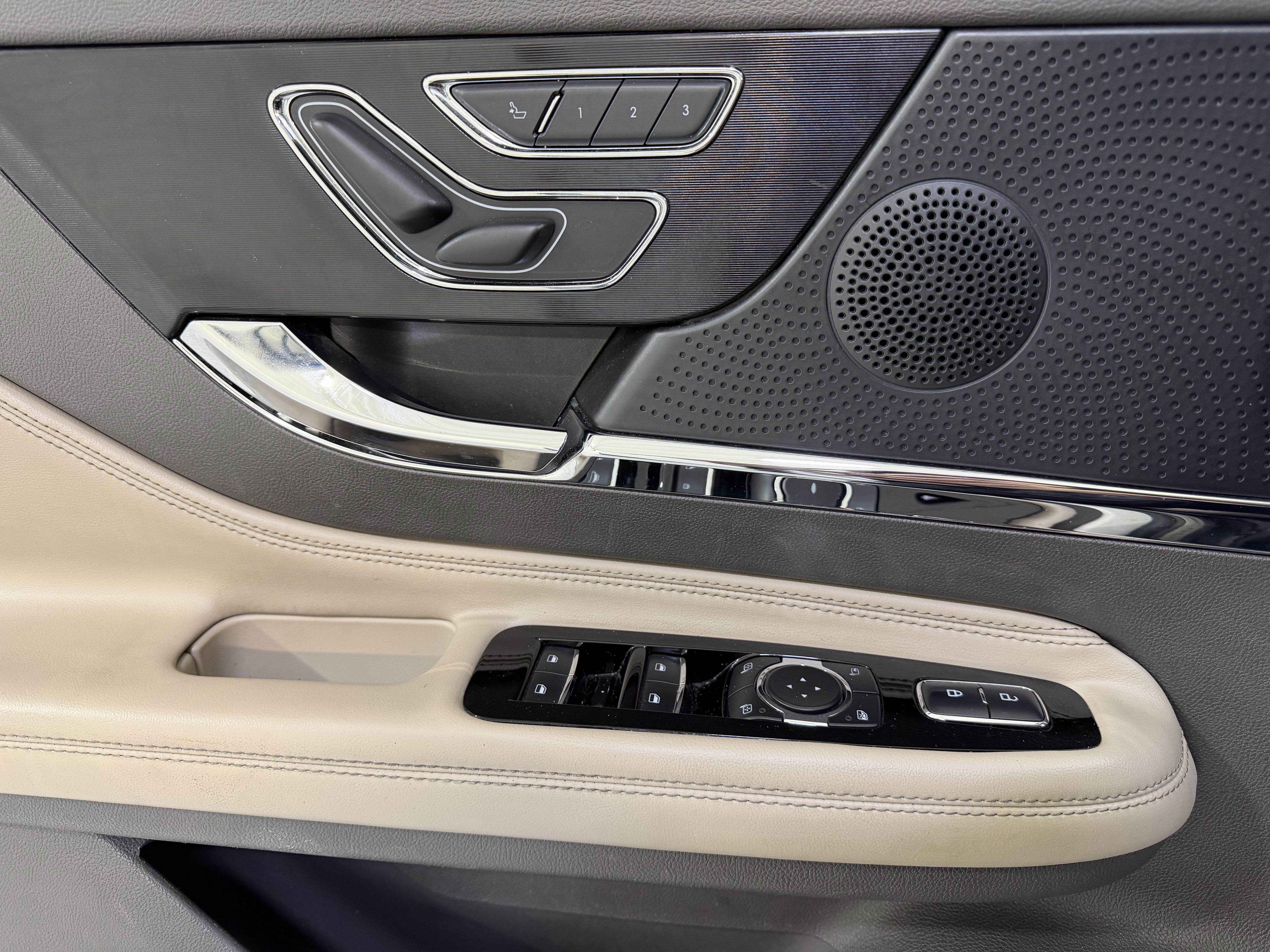 Used 2023 Lincoln Corsair FWD image 15