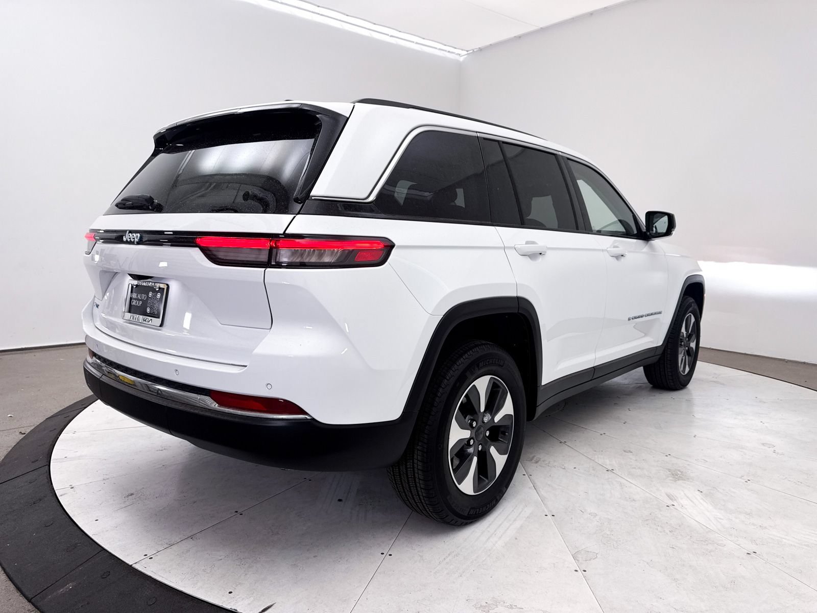 Used 2023 Jeep Grand Cherokee 4WD 4xe image 21