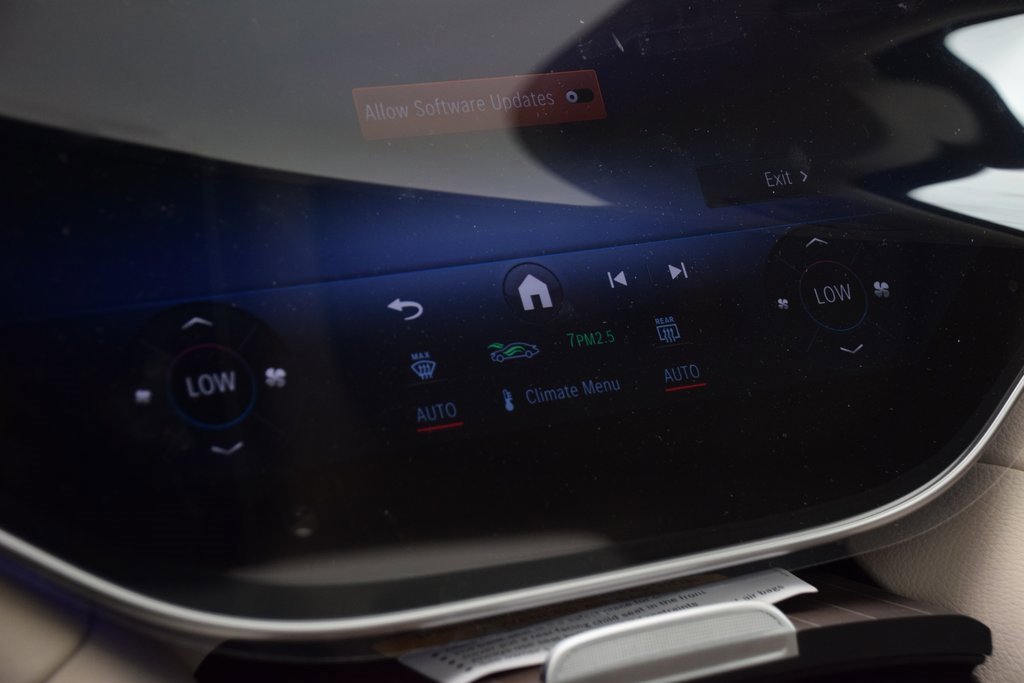 New 2026 Mercedes-Benz EQS 400 4MATIC SUV image 24