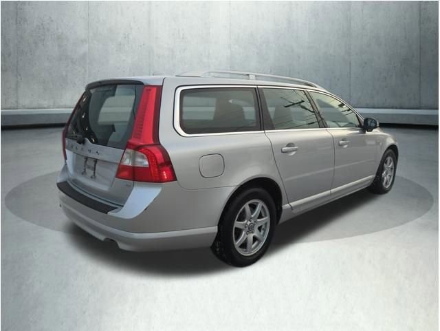Used 2010 Volvo V70 image 5