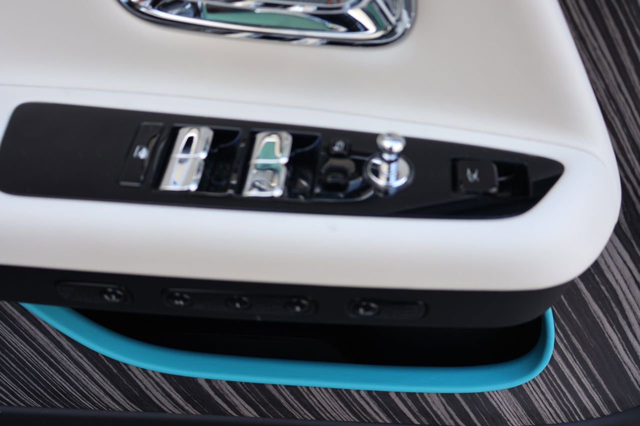 New 2026 Rolls-Royce Spectre image 14