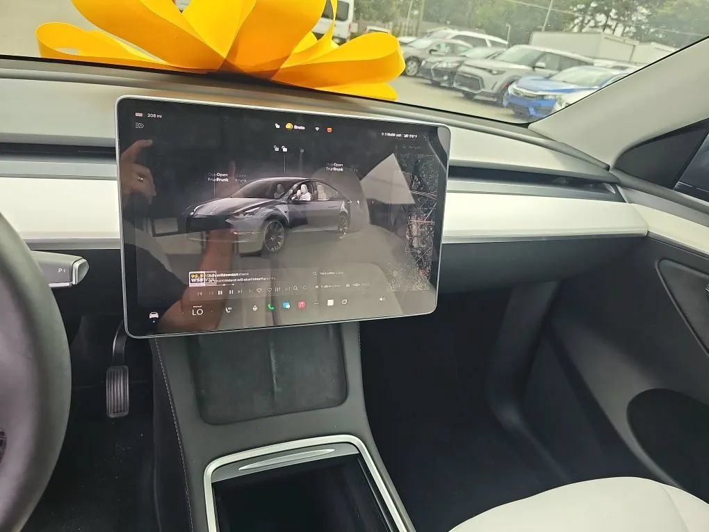 Used 2022 Tesla Model Y Long Range AWD/4WD image 12