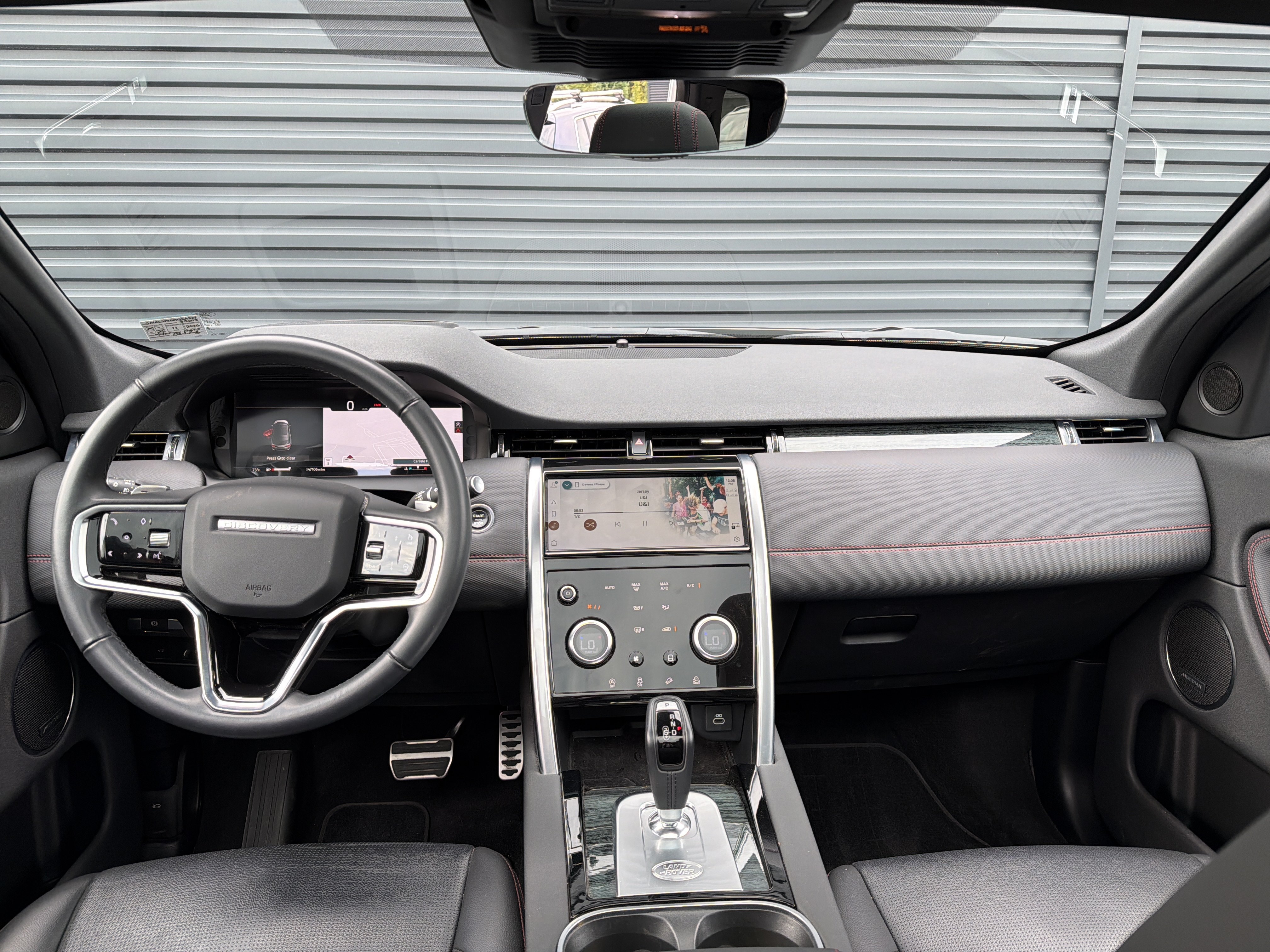 Used 2023 Land Rover Discovery Sport SE R-Dynamic AWD/4WD image 12