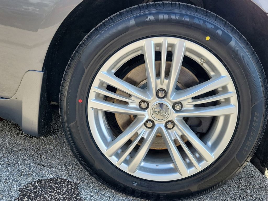 Used 2012 INFINITI G37 X w/ Premium Pkg image 11