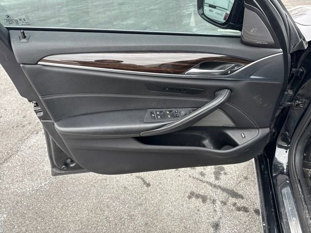 Used 2017 BMW 540i xDrive image 18