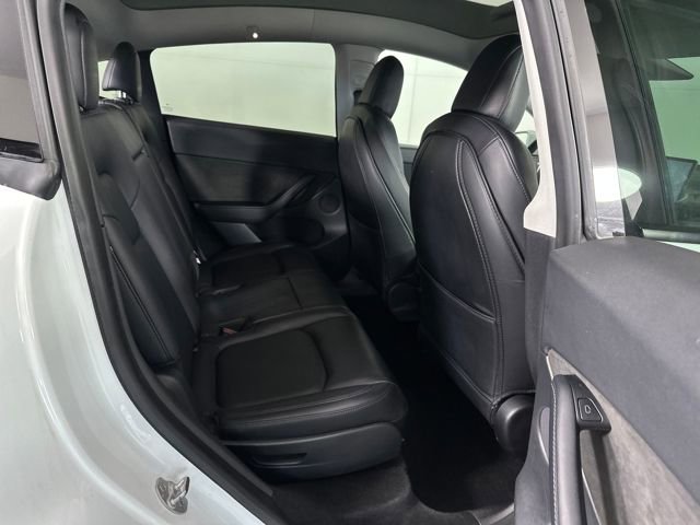 Used 2021 Tesla Model Y Long Range image 26