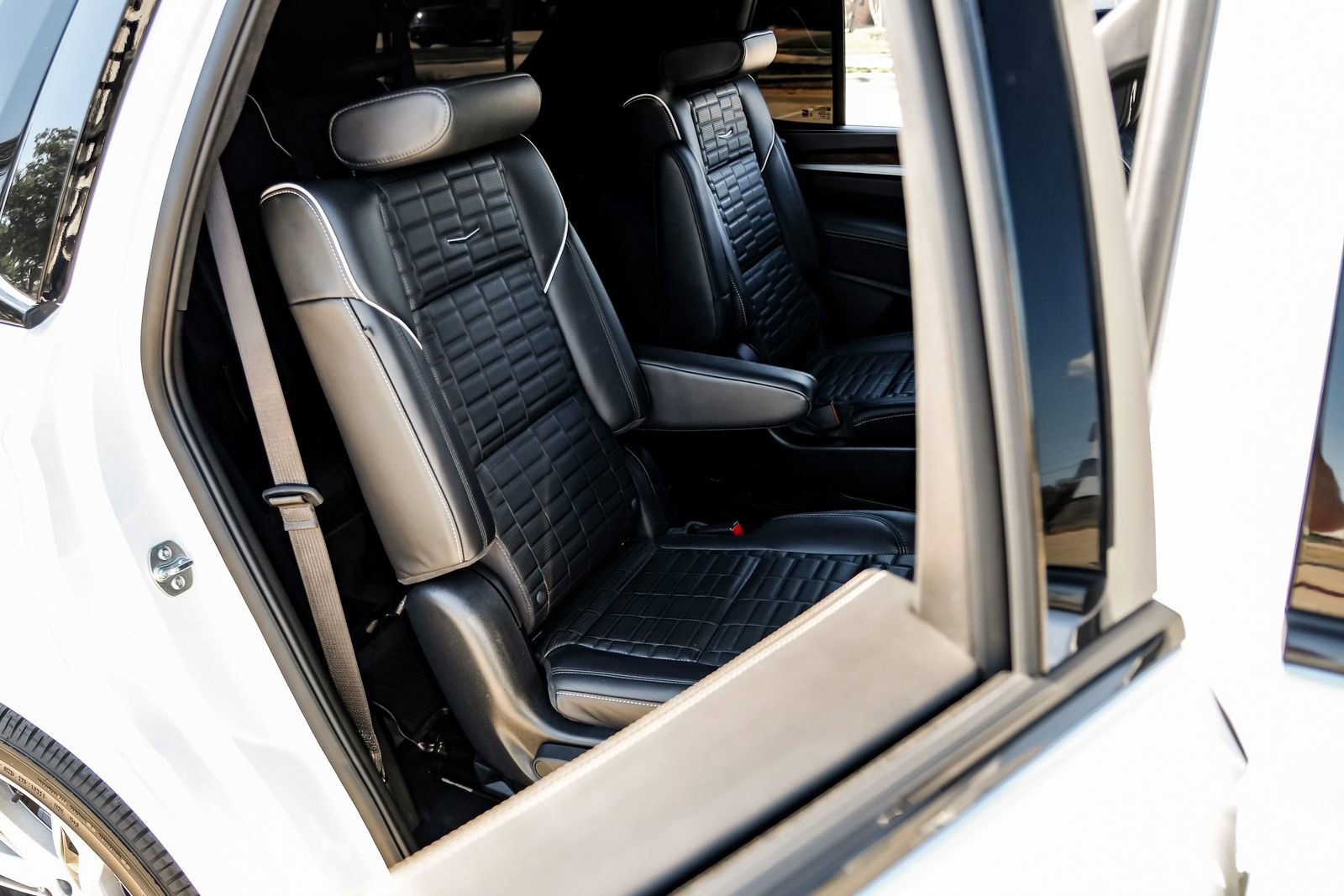 Used 2025 Cadillac Escalade Sport Platinum AWD/4WD image 36