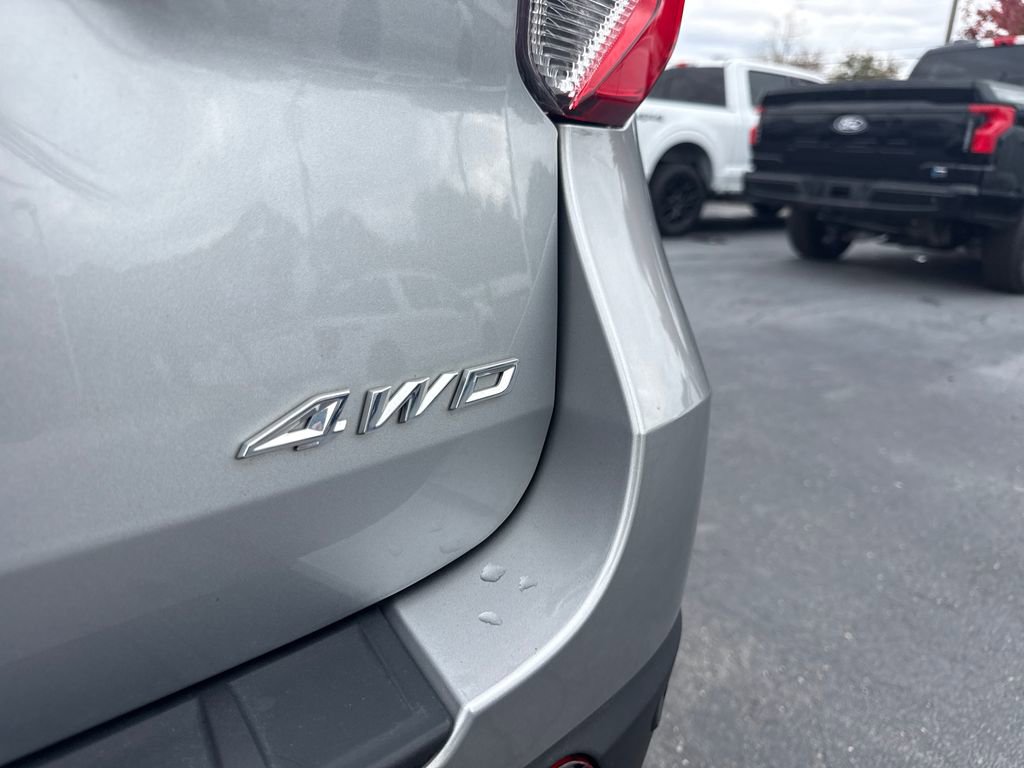 Used 2023 Ford Explorer XLT w/ Equipment Group 202A image 11