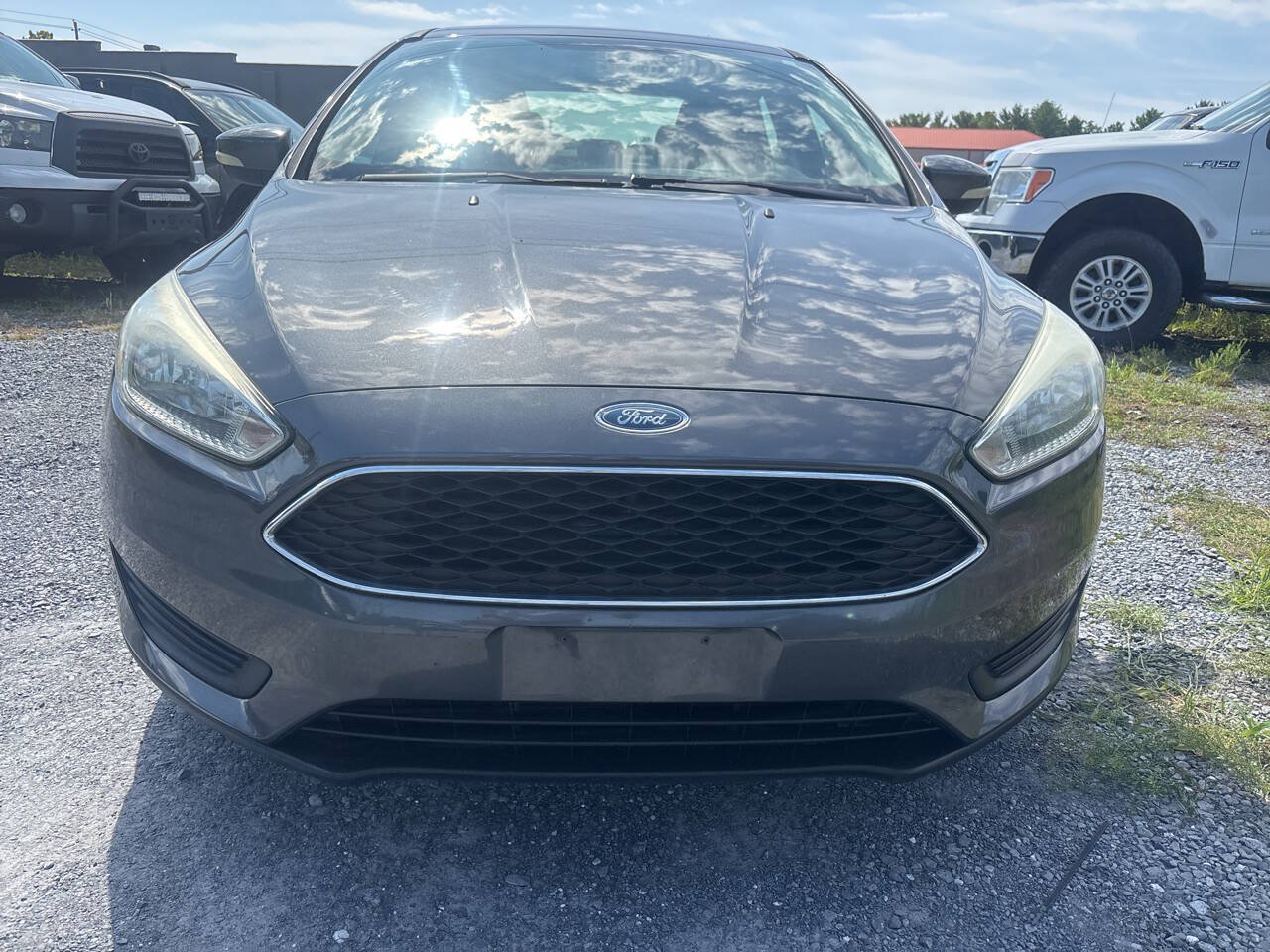 Used 2015 Ford Focus SE FWD image 3