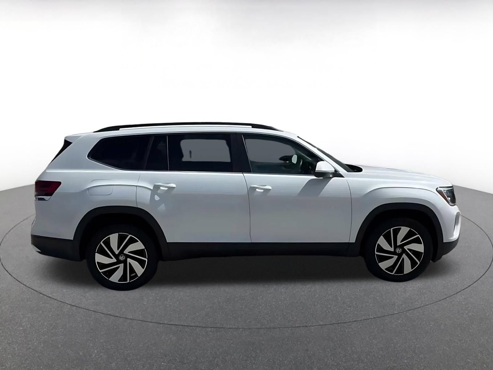 Used 2026 Volkswagen Atlas SE FWD image 15