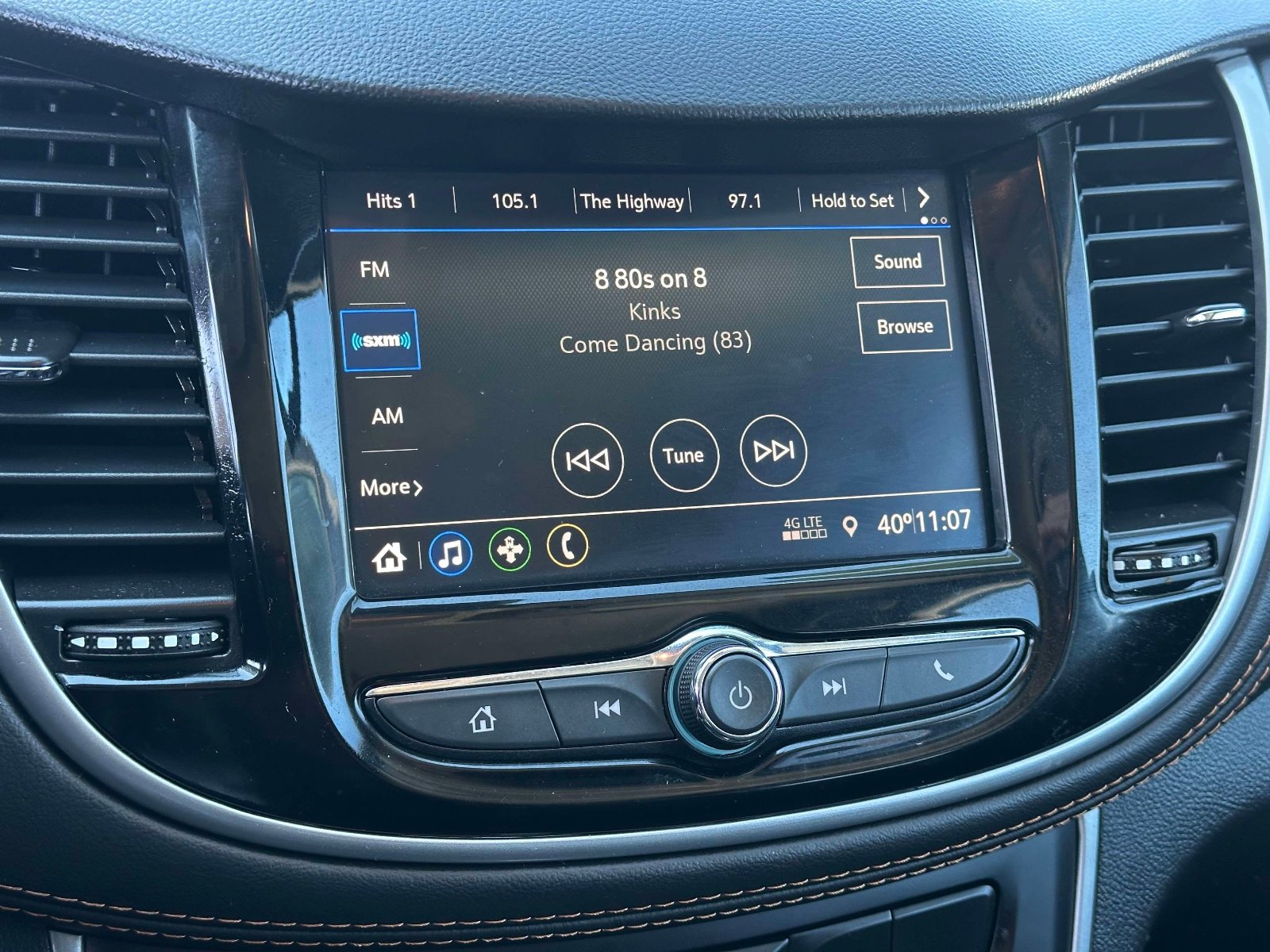 Used 2022 Chevrolet Trax LT w/ LT Convenience Package image 29