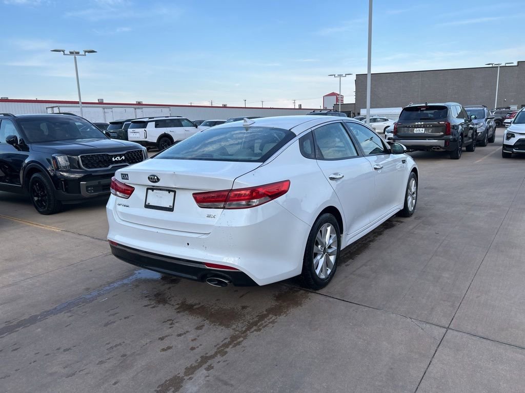 Used 2017 Kia Optima EX FWD image 3