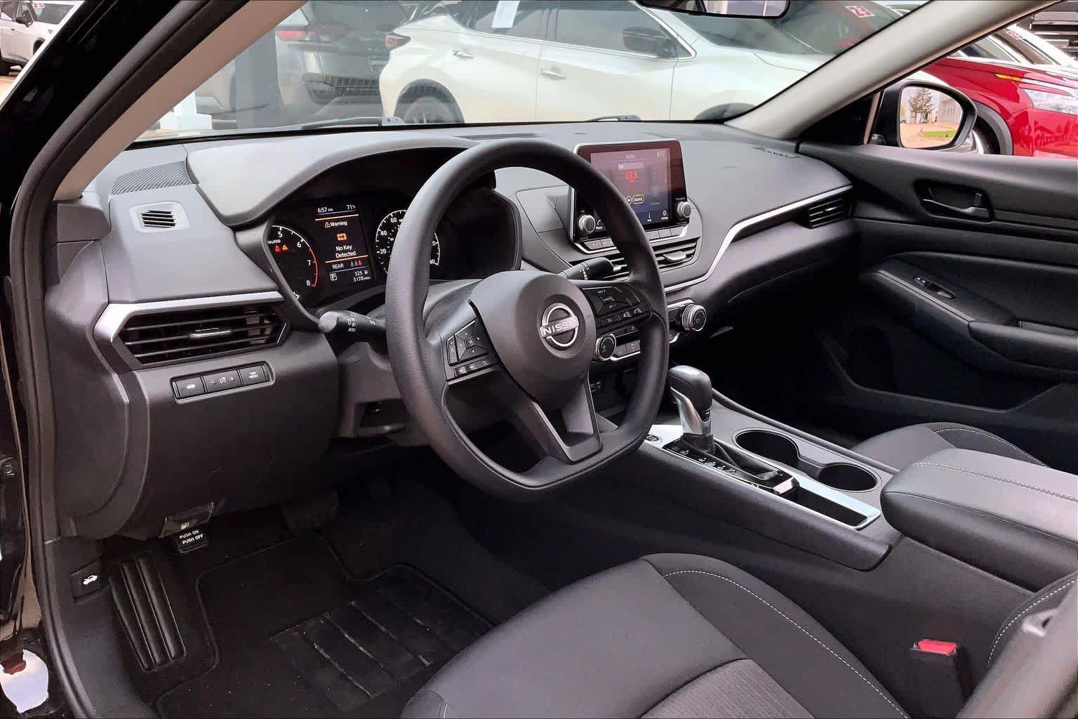 Certified 2025 Nissan Altima 2.5 S FWD image 15