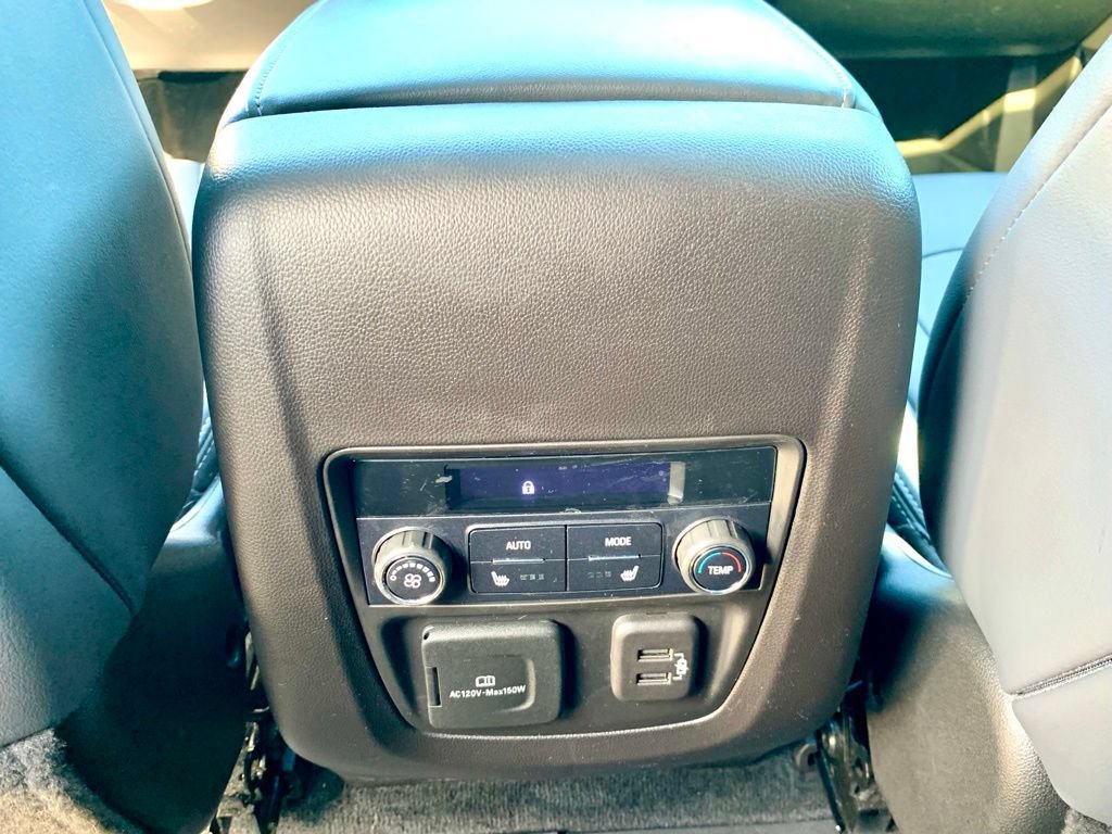 Used 2022 Buick Enclave Premium w/ Experience Buick Package FWD image 17