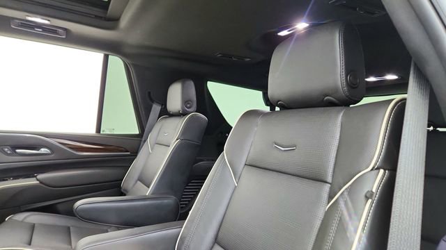 Used 2023 Cadillac Escalade Premium Luxury w/ Performance Package image 34