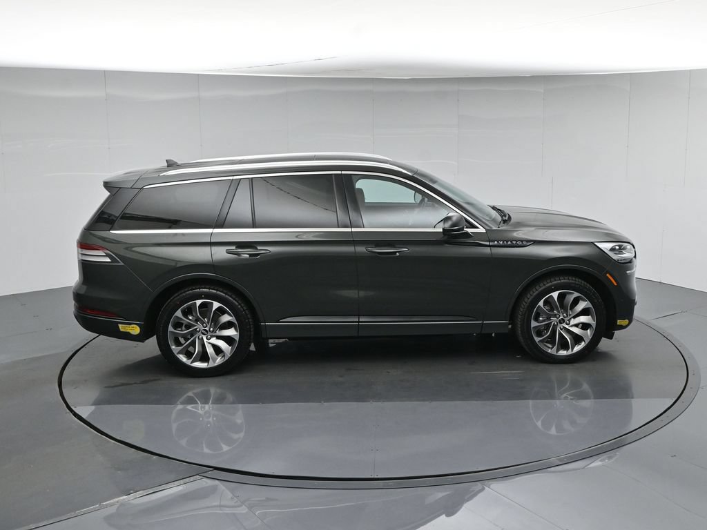 Used 2022 Lincoln Aviator Grand Touring w/ Equipment Group 301A AWD/4WD image 41