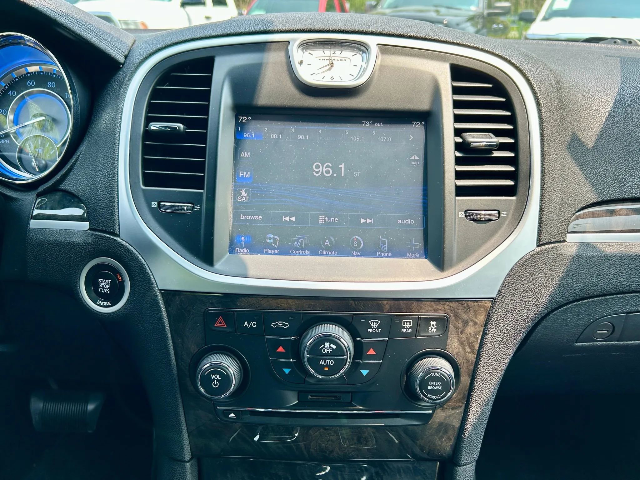 Used 2014 Chrysler 300 C w/ Light Group image 23