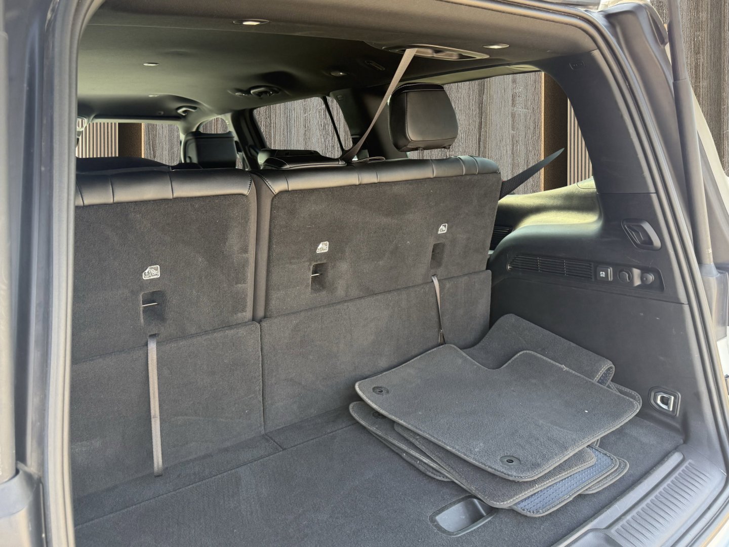 Used 2024 Jeep Wagoneer Series II w/ Flexible Seating Group image 20