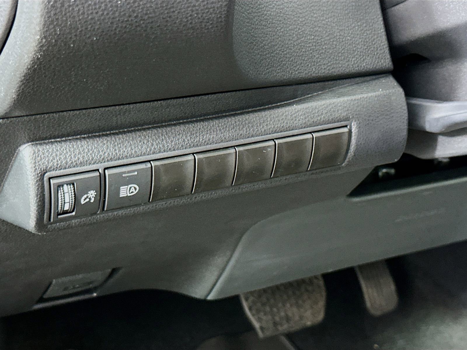 Certified 2026 Toyota Corolla SE w/ SE Package image 10