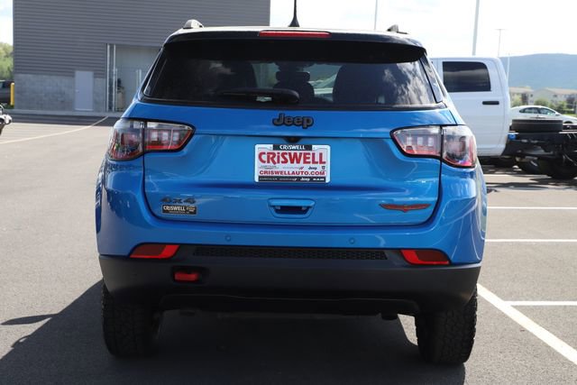 Used 2025 Jeep Compass Trailhawk AWD/4WD image 6