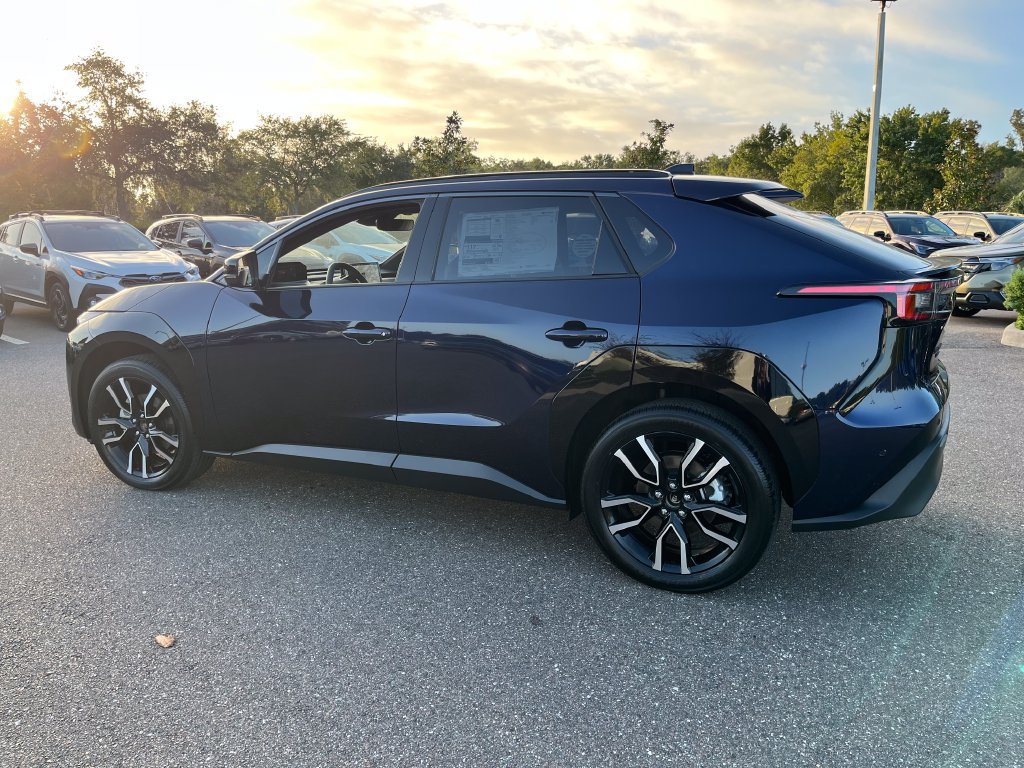 New 2026 Subaru Solterra AWD/4WD image 5