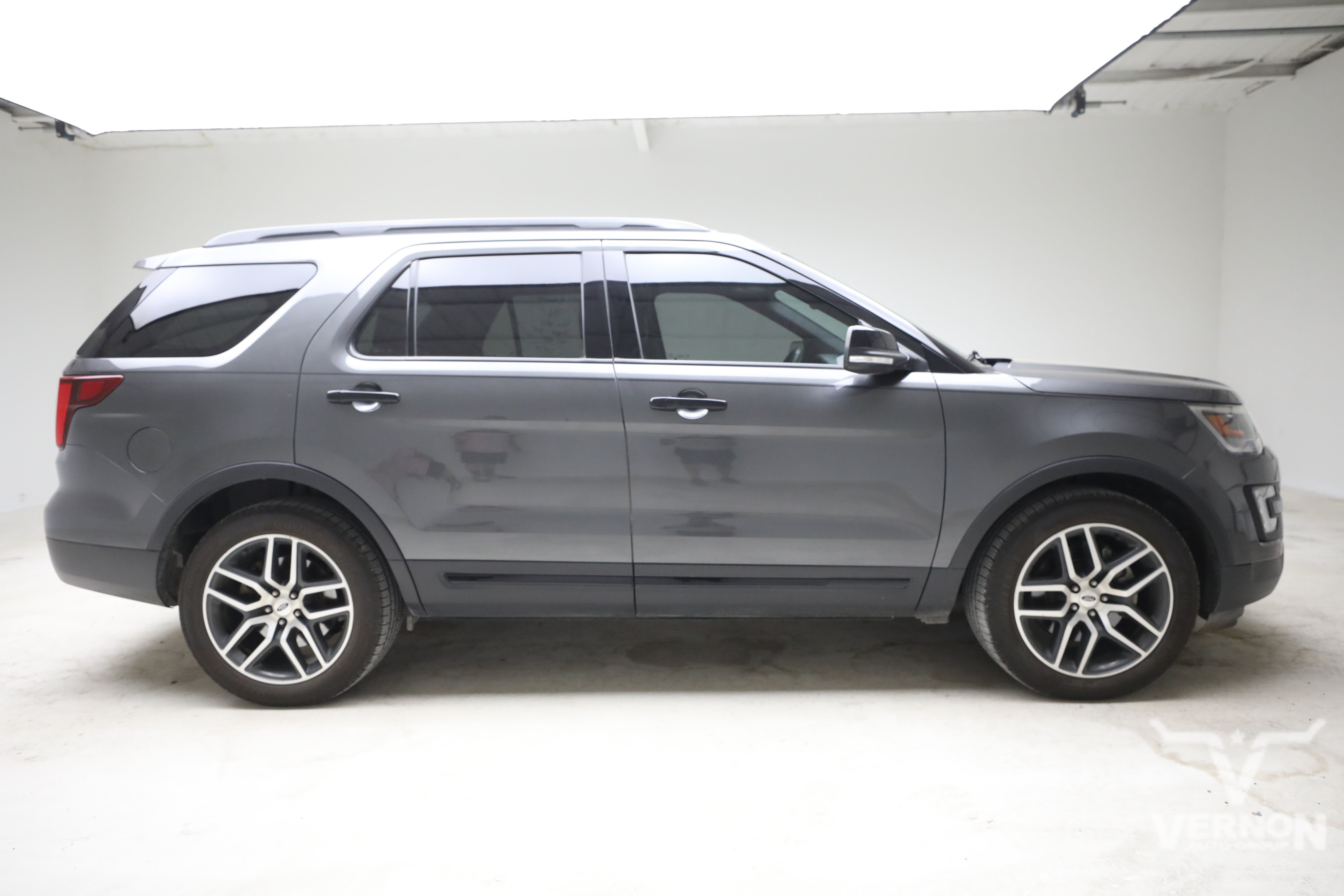 Used 2017 Ford Explorer Sport AWD/4WD image 5