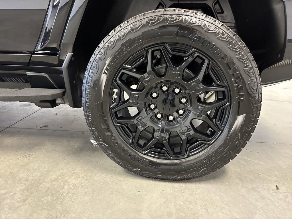 New 2025 GMC Hummer EV 2X image 13