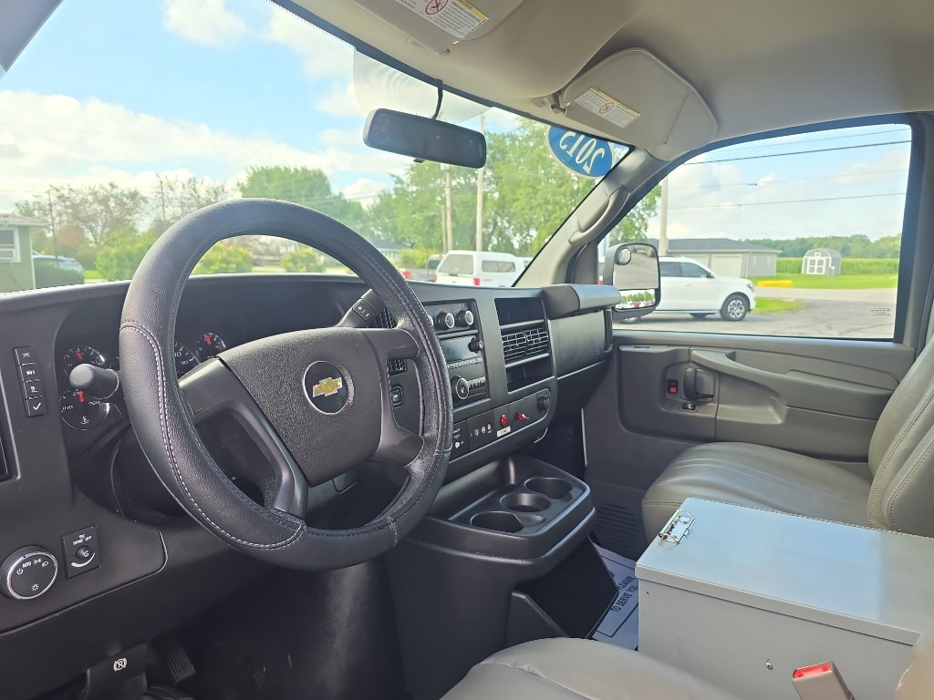 Used 2015 Chevrolet Express 2500 RWD image 18