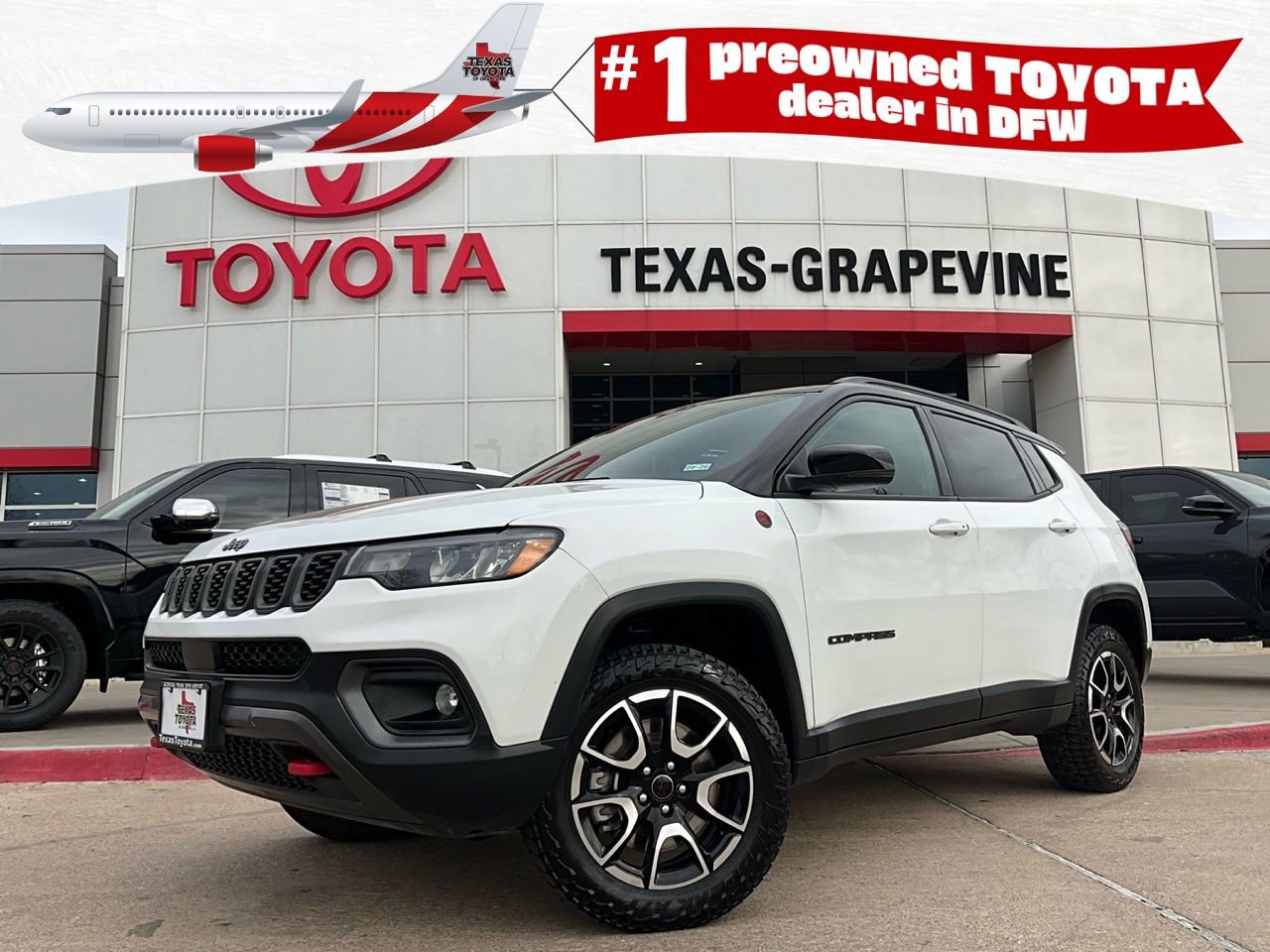 Used 2025 Jeep Compass Trailhawk w/ Trailer Tow Group AWD/4WD image 1
