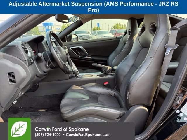 Used 2009 Nissan GT-R Premium AWD/4WD image 2