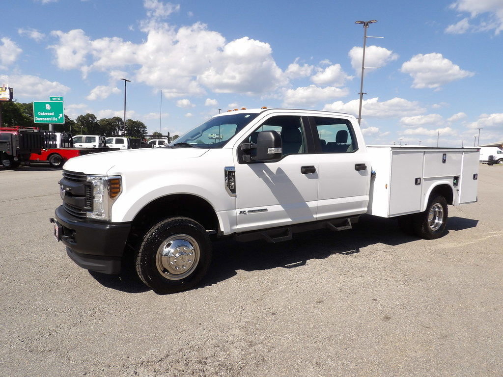 Used 2019 Ford F350 XL w/ Power Equipment Group AWD/4WD image 3
