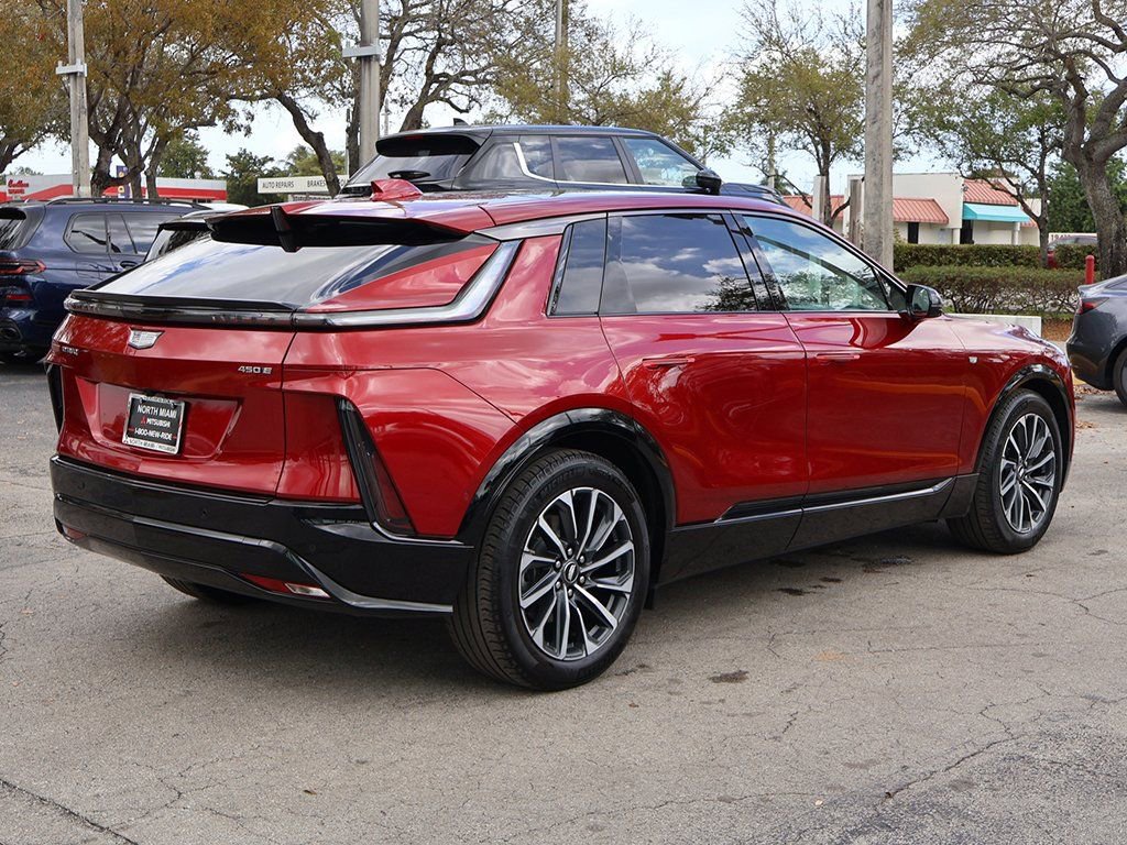 Used 2024 Cadillac Lyriq Sport image 11