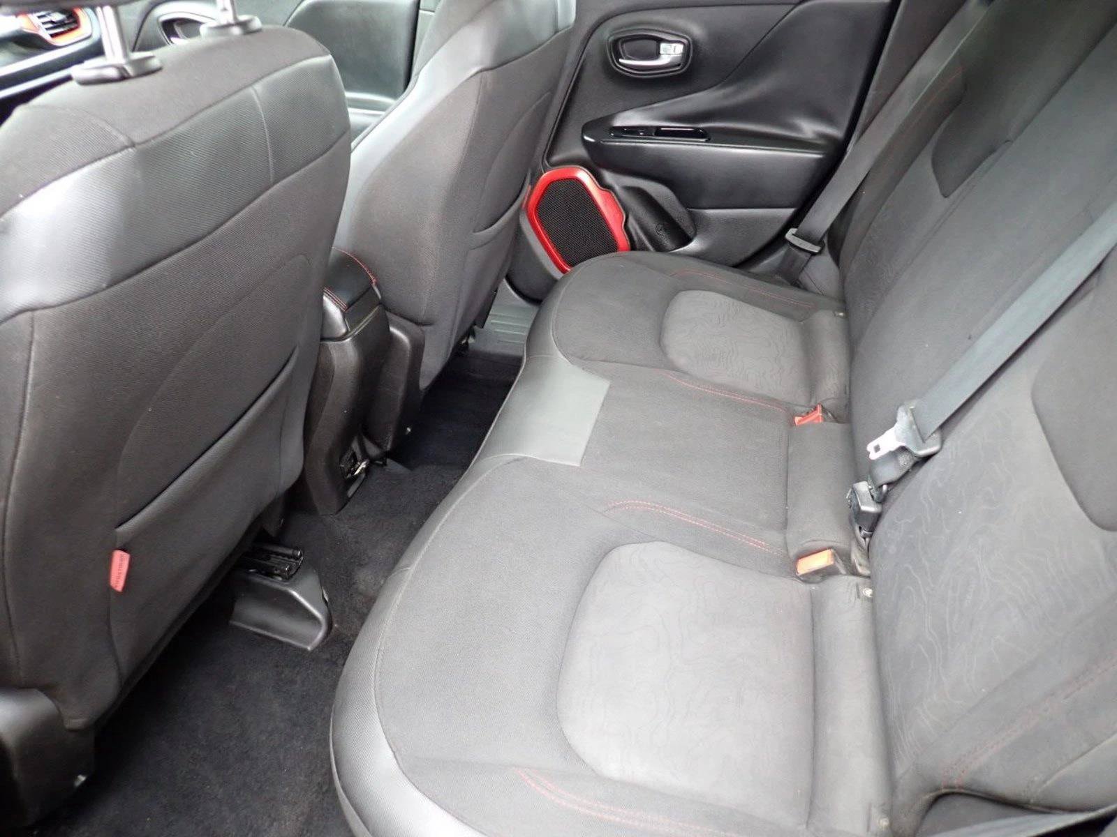 Used 2017 Jeep Renegade Trailhawk AWD/4WD image 9